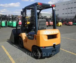 Вилочный погрузчик TOYOTA FORKLIFT 7FGL15 2003 года б/у фото 2