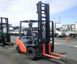 Вилочный погрузчик TOYOTA FORKLIFT 8FG20 2008 года б/у