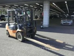Вилочный погрузчик Toyota FORKLIFT 7FG25 2003 года б/у