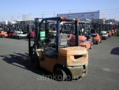 Вилочный погрузчик Toyota FORKLIFT 7FG25 2003 года б/у фото 2