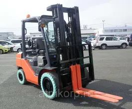 Вилочный погрузчик Toyota FORKLIFT 02-8FG30 2011 года б/у