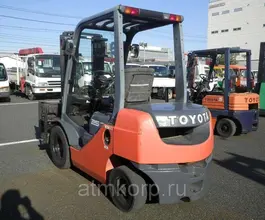 Вилочный погрузчик TOYOTA FORKLIFT 02-8FD25 2007 года б/у