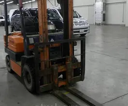 Вилочный погрузчик Toyota FORKLIFT 82-5FDL15 1986 года б/у