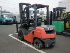 Вилочный погрузчик TOYOTA FORKLIFT 8FD25 2011 года б/у фото 2