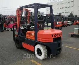 Вилочный погрузчик Toyota FORKLIFT 5FD25 2008 года б/у фото 2