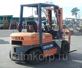 Вилочный погрузчик Toyota FORKLIFT 5FD25 1993 года б/у фото 2
