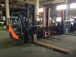 Вилочный погрузчик Toyota FORKLIFT 8FD25 2011 года б/у