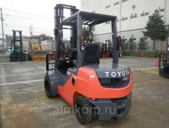 Вилочный погрузчик TOYOTA FORKLIFT 8FDL25 2015 года б/у фото 2