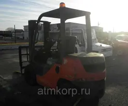 Вилочный погрузчик Toyota FORKLIFT 8FD25 2007 года б/у фото 2