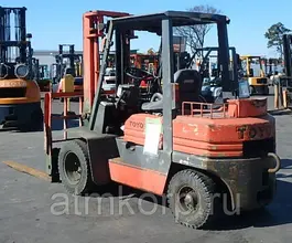Вилочный погрузчик Toyota FORKLIFT 5FD30 1990 года б/у фото 4