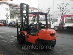 Вилочный погрузчик Toyota FORKLIFT 7FD30 2002 года б/у фото 2