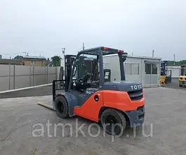Вилочный погрузчик TOYOTA FORKLIFT 8FD35 2014 года б/у фото 4