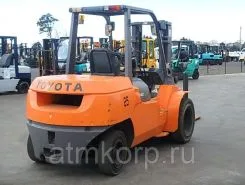 Вилочный погрузчик Toyota FORKLIFT 7FD40 1999 года б/у фото 2