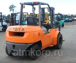 Вилочный погрузчик Toyota FORKLIFT 7FD40 1999 года б/у фото 2