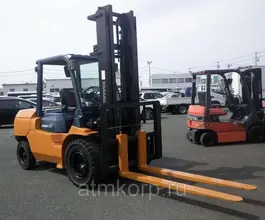 Вилочный погрузчик Toyota FORKLIFT 02-7FD45 2000 года б/у