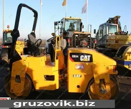 Дорожный каток Caterpillar CB34 XW 2008 года б/у фото 4