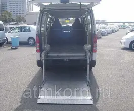 Микроавтобус Toyota HIACE VAN 2011 года б/у