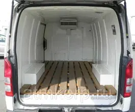 Микроавтобус TOYOTA HIACE VAN 2012 года б/у