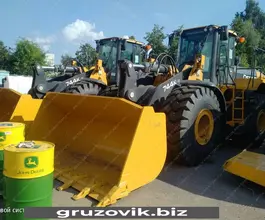 Фронтальный погрузчик John Deere 744K-ll 2017 года б/у