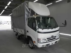 Тентованный грузовик Тентованный грузовик  Toyota 2012 года б/у