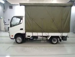Тентованный грузовик Тентованный грузовик  Toyota 2012 года б/у