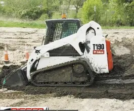 Фронтальный погрузчик Bobcat T190 2004 года б/у фото 5