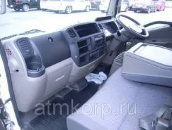 Тентованный грузовик Тентованный грузовик  Nissan 2010 года б/у фото 3