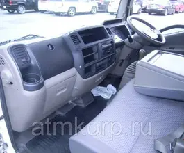 Тентованный грузовик Тентованный грузовик  Nissan 2010 года б/у фото 3