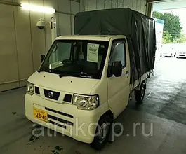 Тентованный грузовик Тентованный грузовик  Nissan 2012 года б/у