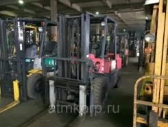 Вилочный погрузчик Nissan UGJ02 1990 года б/у
