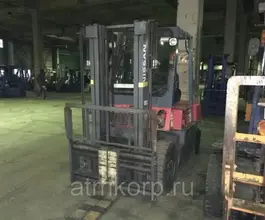 Вилочный погрузчик Nissan YJ02 2013 года б/у