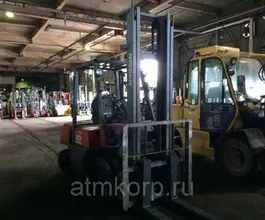 Вилочный погрузчик Nissan FGJ02 2000 года б/у