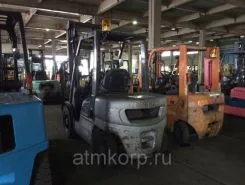 Вилочный погрузчик Nissan YGL02A30 2006 года б/у фото 2