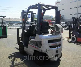 Вилочный погрузчик Nissan NP1F1A10D 2012 года б/у фото 2