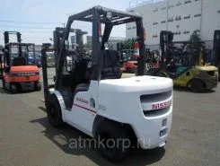 Вилочный погрузчик Nissan UG1F2A30J 2012 года б/у фото 2
