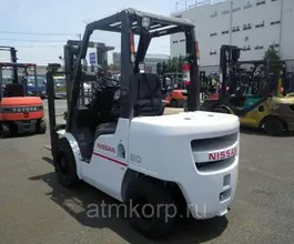 Вилочный погрузчик Nissan UG1F2A30J 2012 года б/у фото 2