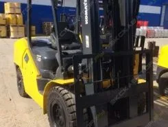 Вилочный погрузчик Komatsu FD50YAT-10 2011 года б/у фото 3