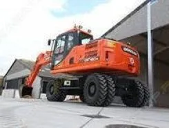 Фронтальный погрузчик Doosan DX160W 2017 года б/у