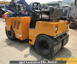 Дорожный каток Sakai TW500 2005 года б/у фото 3