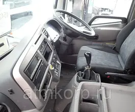 Самопогрузчик Nissan UD с КМУ UNIC 2012 года б/у фото 4