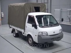 Тентованный грузовик Тентованный грузовик  Nissan 2011 года б/у