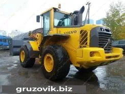 Фронтальный погрузчик Volvo L120F 2010 года б/у фото 3