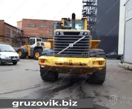 Фронтальный погрузчик Volvo L220F 2010 года б/у фото 3