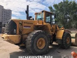 Фронтальный погрузчик Volvo L220F 2010 года б/у фото 2