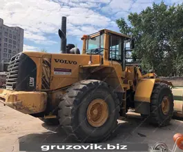 Фронтальный погрузчик Volvo L220F 2010 года б/у фото 2