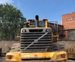 Фронтальный погрузчик Volvo L220F 2010 года б/у фото 3