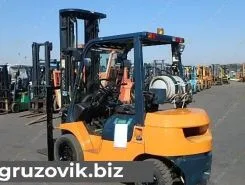 Вилочный погрузчик Toyota FG 25 2004 года б/у фото 2