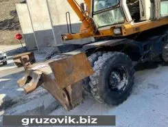 Экскаватор Hyundai R200W 1998 года б/у фото 3