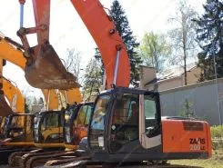 Экскаватор Hitachi ZX200LC 2011 года б/у фото 4