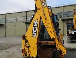 Экскаватор-погрузчик JCB 3CX 2013 года б/у фото 4